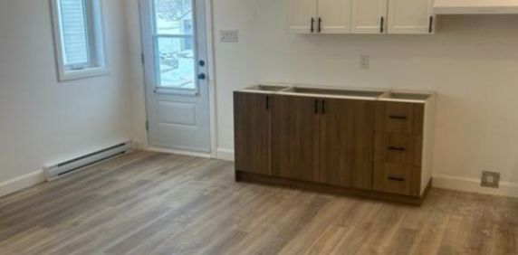 Beau 3 1/2 à louer Rénové - Magog ( Triplex ) 1er JUILLET 2026 - Photo 2