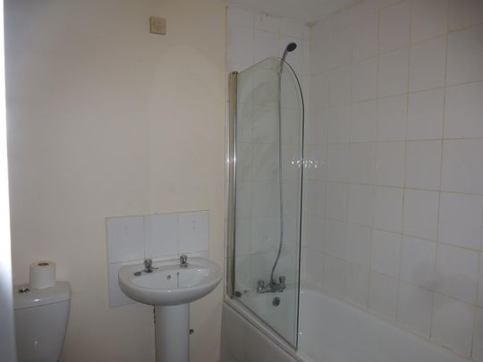 High Street, March - Photo 1