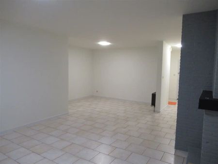 Appartement met 2 slaapkamers in centrum van Sint-Truiden. - Photo 3