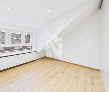 Charming 4.5-Zimmer-Attikawohnung with large balcony and direct lif... - Foto 3