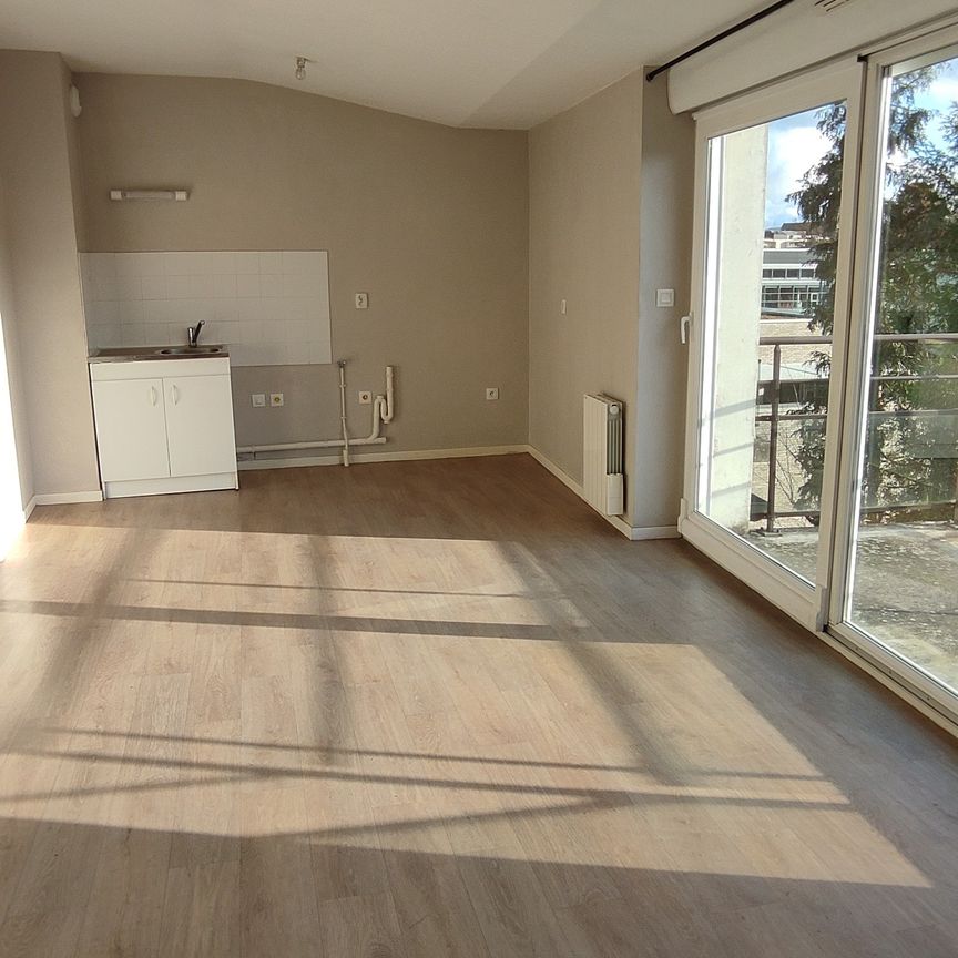 Location Appartement 2 pièces 48m² EPERNAY 51200 - Photo 1