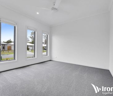 Brand New Spacious Family Home in Crestmead - $720/week - Photo 4