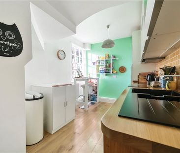 A large, light and bright second floor one bedroom apartment in a G... - Photo 4