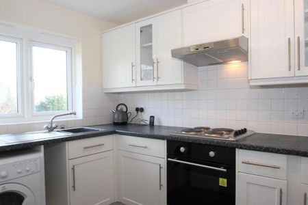 2 bedroom maisonette to rent - Photo 4