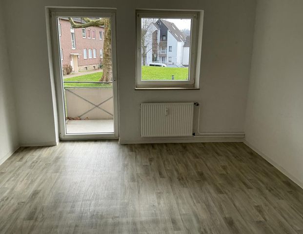 Einzugsbereite Erdgeschosswohnung mit 2-Zimmern und Balkon in Wetter Altwetter - Photo 1