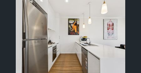 Stylish home in prime location ! - Photo 2