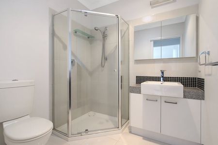 Stunning Double Story Townhouse - Photo 5