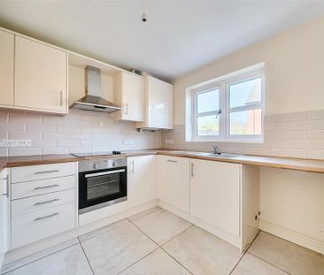 4 bedroom detached house to rent - Photo 5