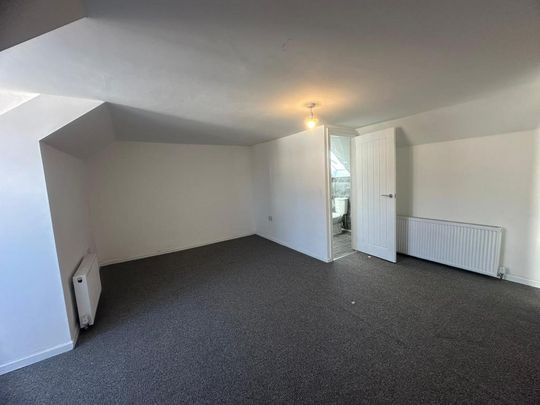 4 bedroom maisonette to rent - Photo 1