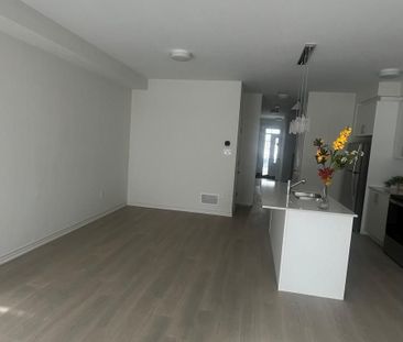 For Lease - 68 Sanderson Drive, Kawartha Lakes, Ontario - Photo 2