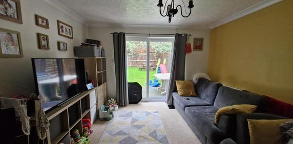 2 bedroom semi-detached house to rent - Photo 2