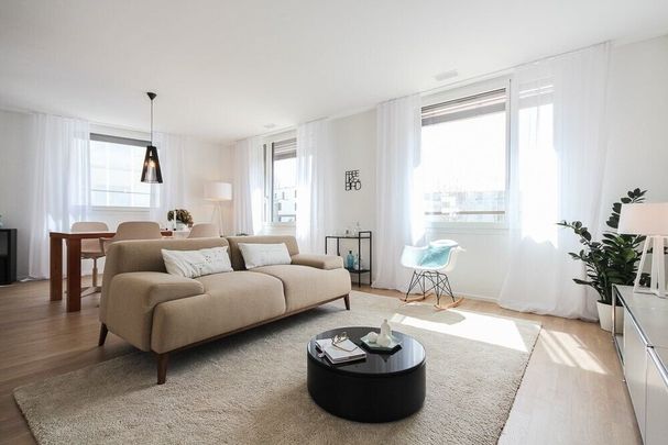 Enjoy the benefits of a modern apartment in a central location - Photo 1