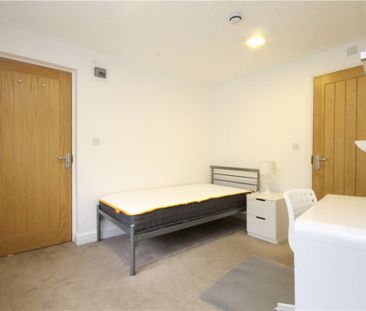 Portsmouth Road, Guildford, Surrey, GU2 4DU - Photo 2