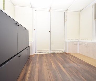 4 bedroom semi-detached house to rent - Photo 3