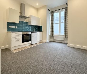 Ground floor flat to rent - Photo 3
