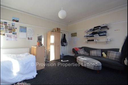 7 Bedroom Houses in Headingley - Photo 2