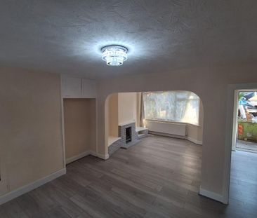 4 bedroom semi-detached house to rent - Photo 1