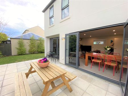 2/118 Bishop Street, St Albans, NZ 8052 - Photo 2