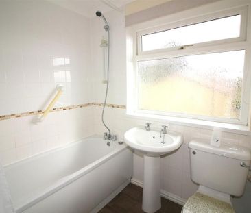 2 bedroom terraced house to rent - Photo 4