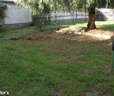 WELL POSITIONED & CLOSE TO AMENITIES! - Photo 3