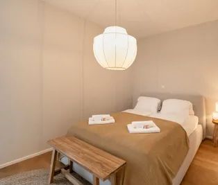 Stilvolles 3-Zimmer-Apartment mit Terrasse und Klimaanlage - Photo 2