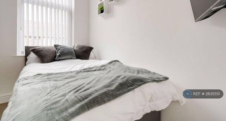 5 bedroom terraced house to rent - Photo 2