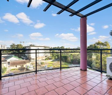 Light Filled 2 Bedroom Unit - Photo 4