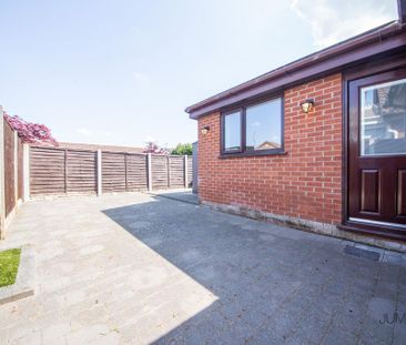 2 bedroom semi-detached bungalow to rent - Photo 6