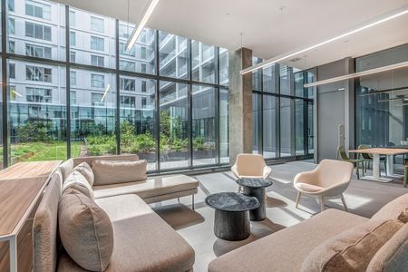 1250 Avenue Thérèse-Lavoie-Roux, Montréal, QC - Photo 3