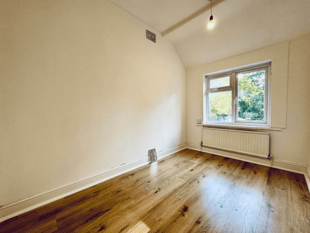 Linden Avenue, Hounslow, TW3 - Photo 3