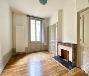 : Appartement 155.94 m² à ST ETIENNE - Photo 1