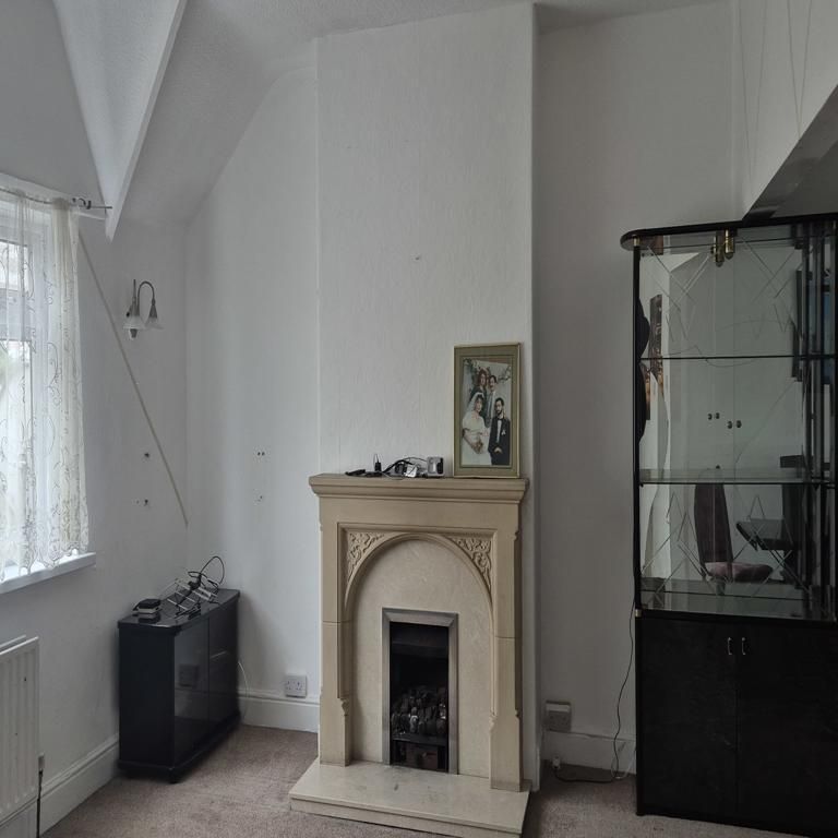 3 bedroom flat to rent - Photo 1
