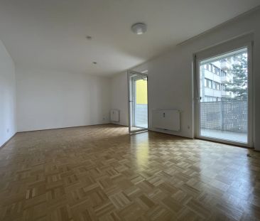 Geräumige neuwertige 2-Zimmer-Wohnung mit großem Balkon in zentrale... - Photo 1