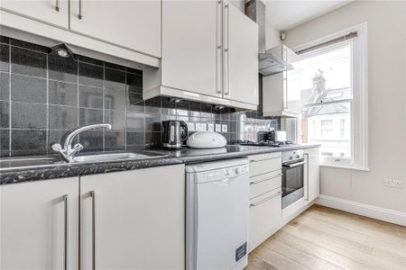 3 bedroom flat to rent - Photo 5