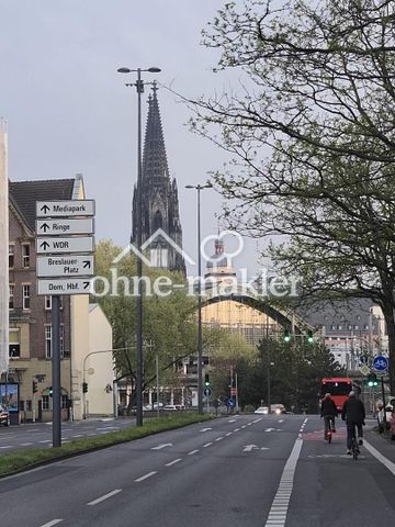 Großes saniertes Apartment möbliert mit Gemeinschaftsbad, eigene Küche - direkt am Kölner Dom - Foto 4