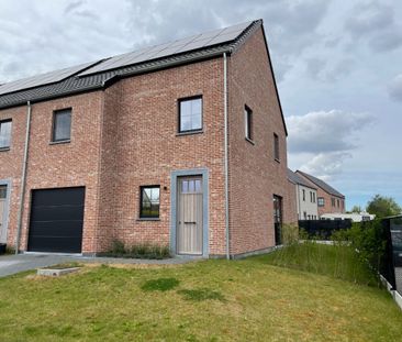 Drie slaapkamer EENGEZINSWONING met garage & tuin - Photo 6