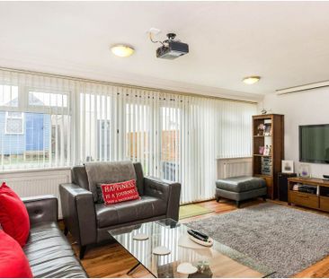 Canford Heath, Gray Close, BH17 8QU, Poole - Photo 2