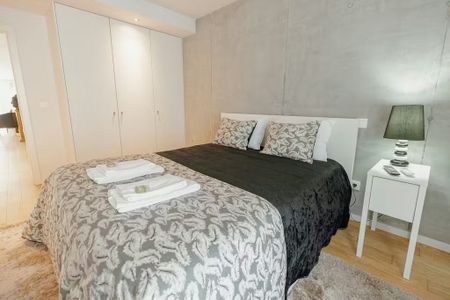 Rua das Chieiras, Vila Nova de Gaia, Porto 4400-415 - Photo 3