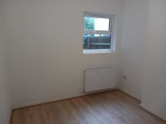 3 bedroom end of terrace house to rent - Photo 1