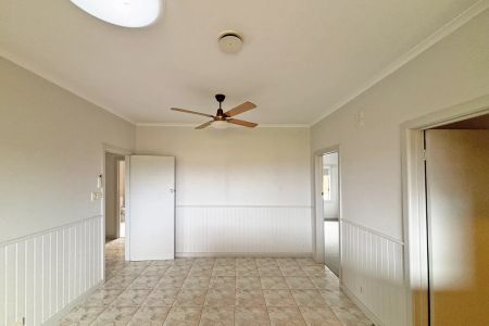 Comfortable & Convenient Living - Photo 2