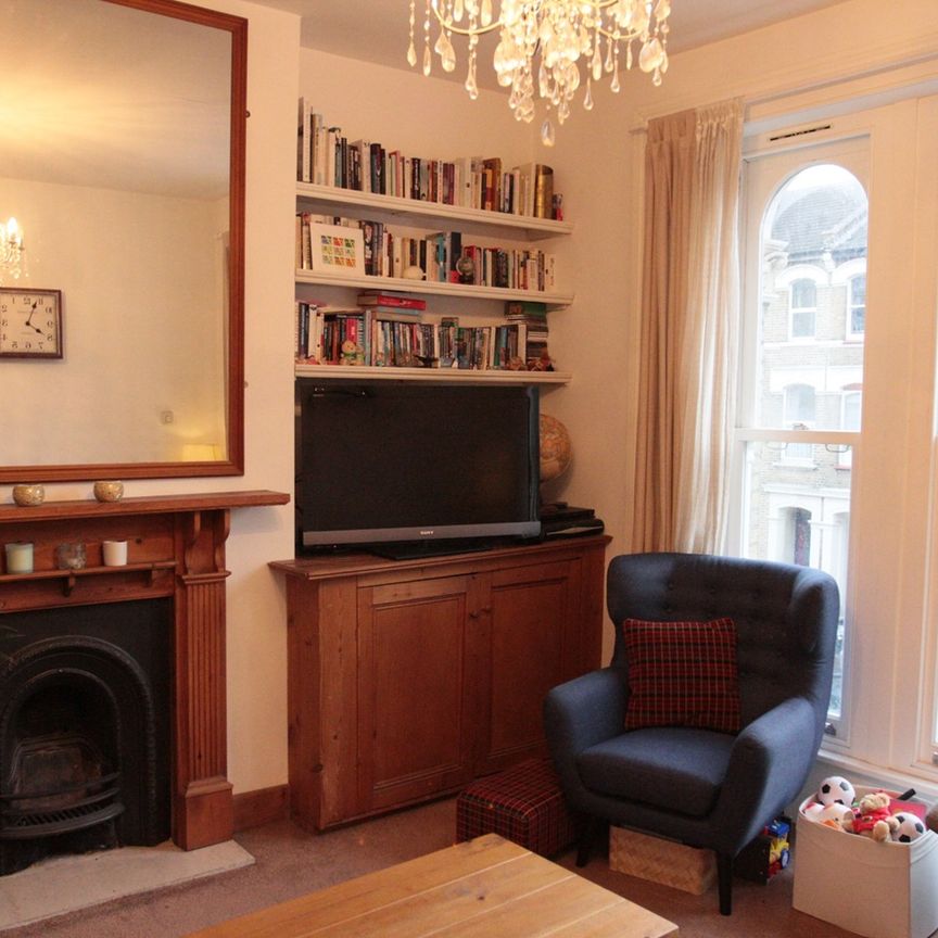 1 Bed Flat, Alfred Road, W3 - Photo 1