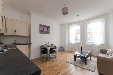 2 bedroom flat to rent - Photo 3