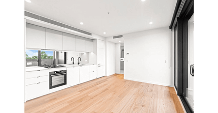 Light Filled Apartment ! - Photo 4