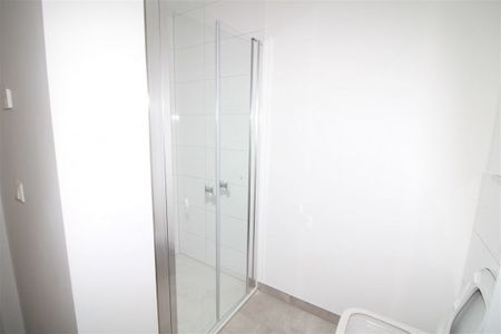 ++2-Zimmer- Wohnung im frisch modernisierten Mehrfamilienhaus++ - Photo 2