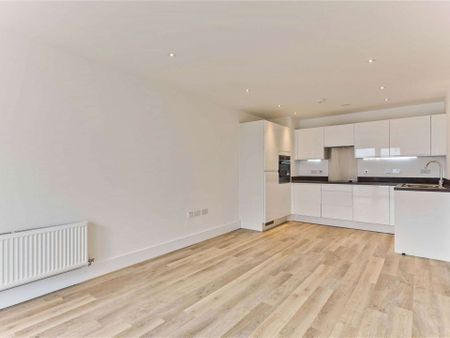 A one bedroom apartment conveniently positioned close to Guildford train station. - Photo 5