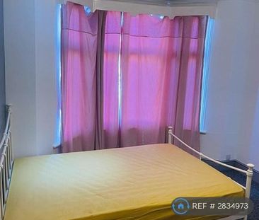 1 bedroom in a house share to rent - Photo 4