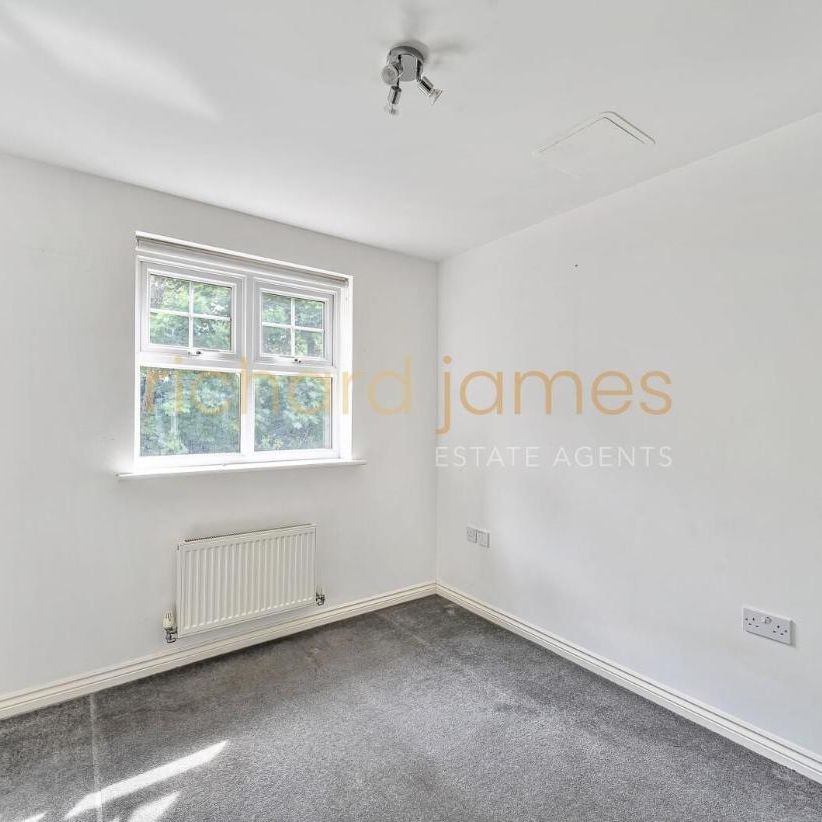 Bampton Drive, Mill Hill - Photo 1
