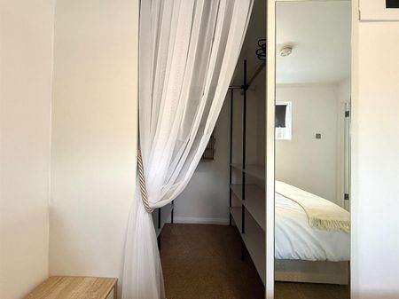 1 Bedroom Apartment To Let - Photo 3
