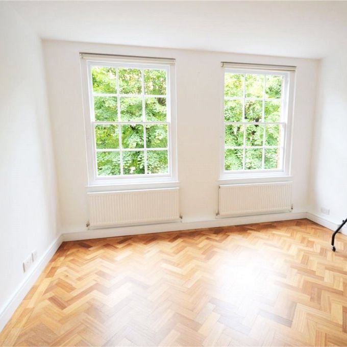 2 Bedroom Flat / Apartment - St. Cross Road, Winchester - Photo 1