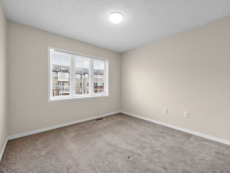For Lease - 9 Barnham Street, Ajax, Ontario - Photo 4